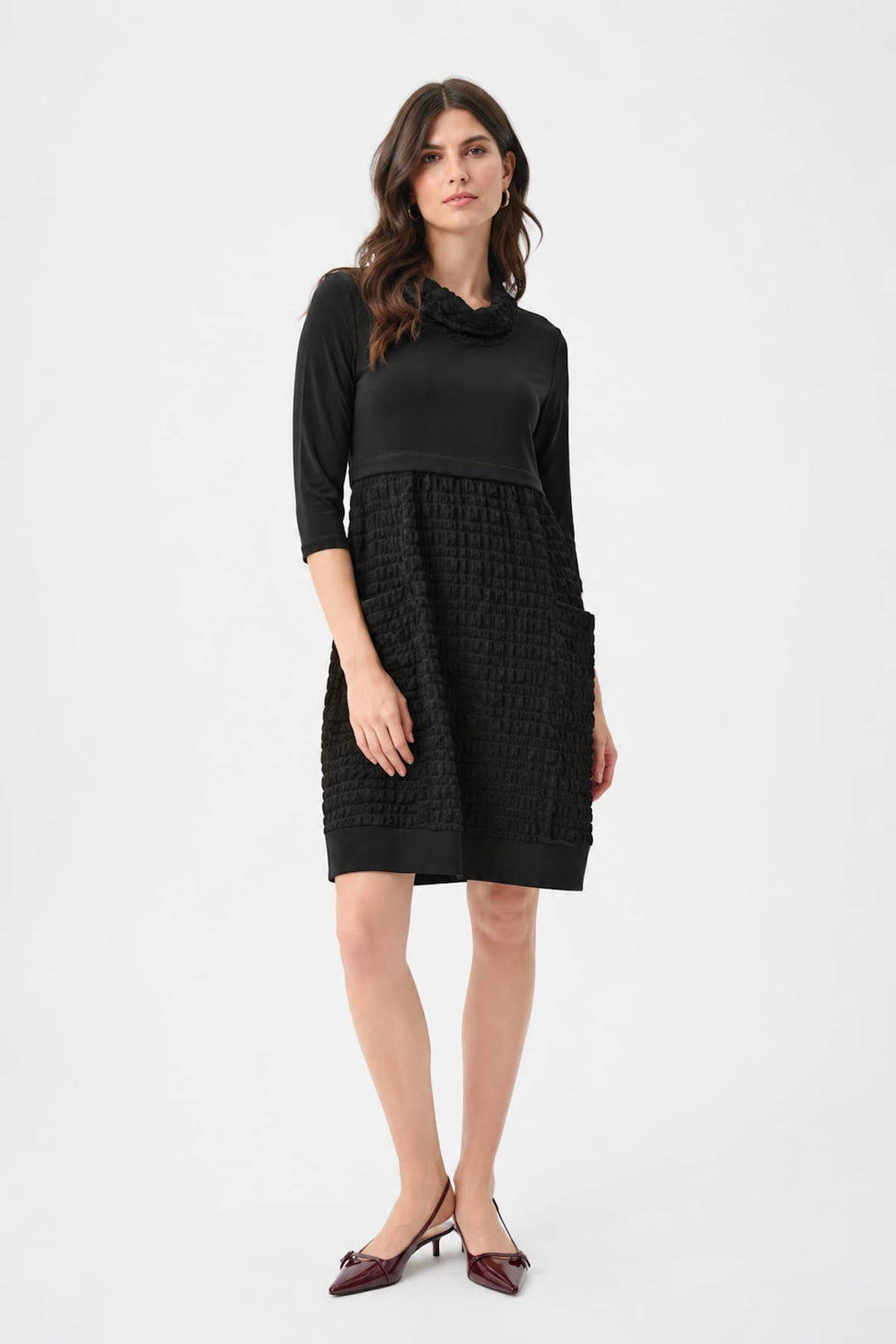 Vue de face robe droite bimatière col drapé Joseph Ribkoff noir pour femme - Valérie Simon