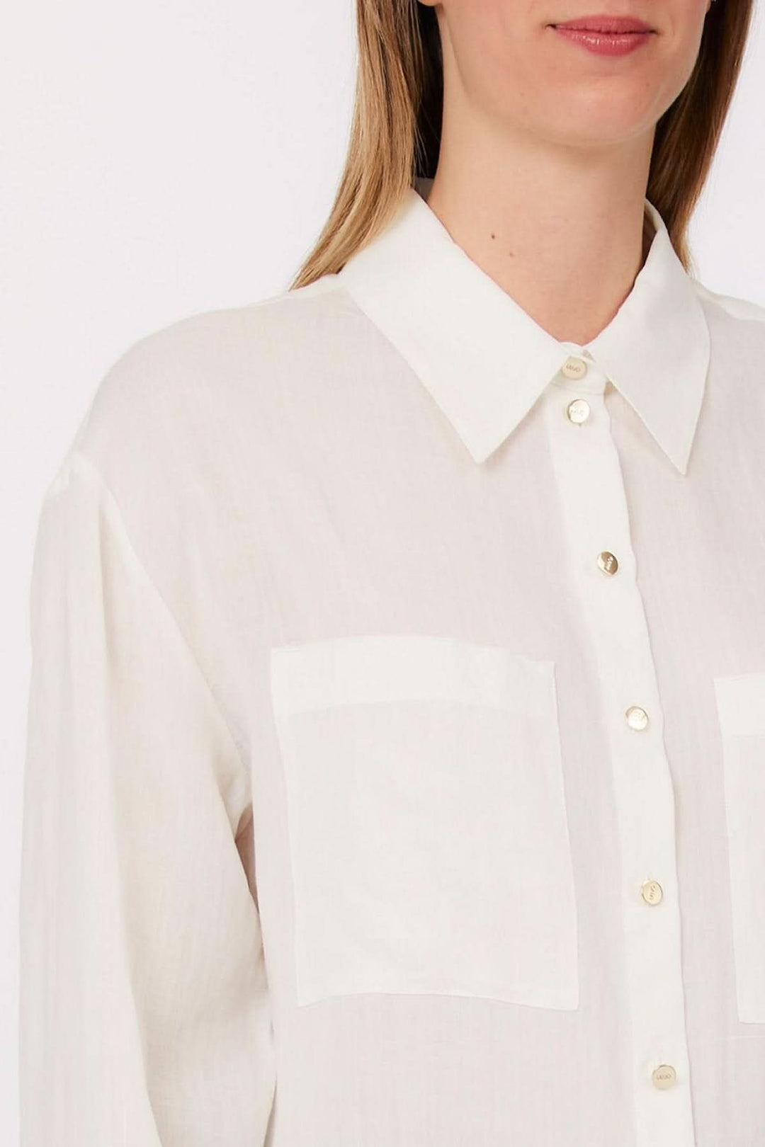 Flowy shirt with patch pockets