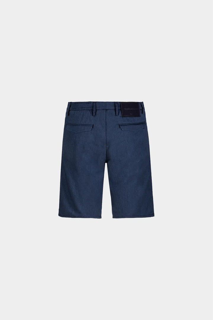 Front view of Tramarossa men&