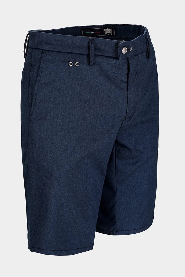 Front view of Tramarossa men&