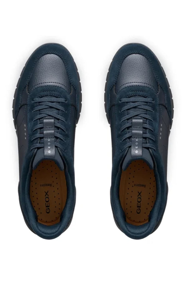 Side view Geox gray suede leather sports shoe for men with white sole and discreet logo - Valérie Simon
