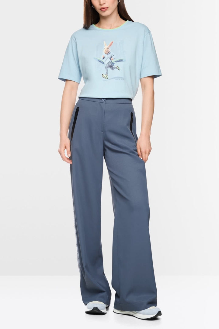 Vue de face t-shirt lapin Marc Cain pour femme blanc avec imprimé lapin coloré - Valérie Simon