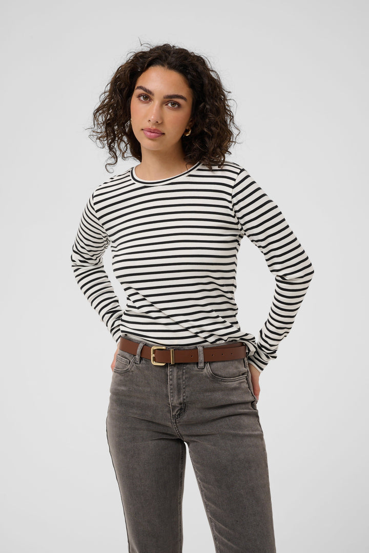 Front view of Kaffe women&