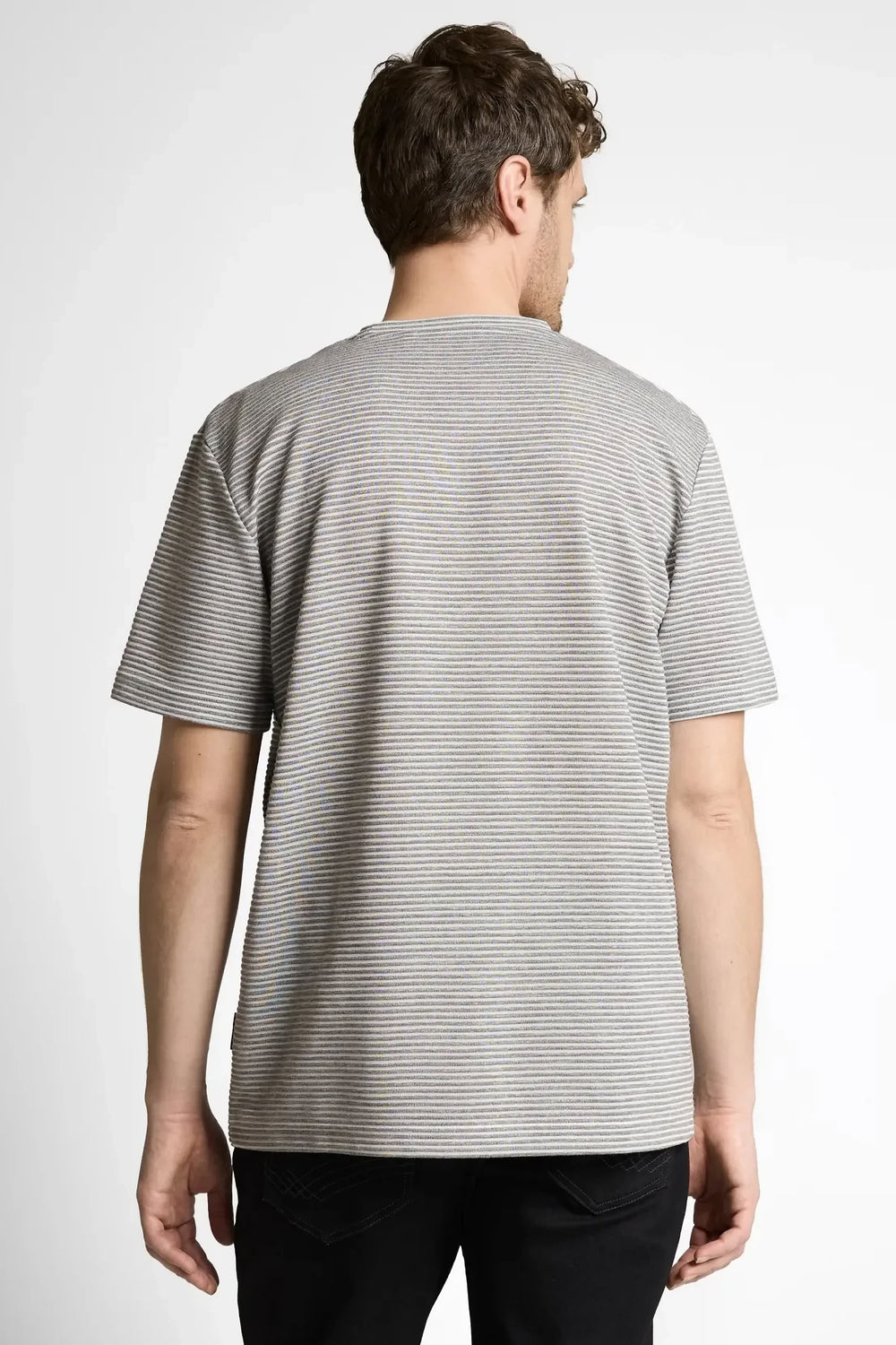 Front view of a gray Tom Tailor textured men's T-shirt with a subtle pattern - Valérie Simon