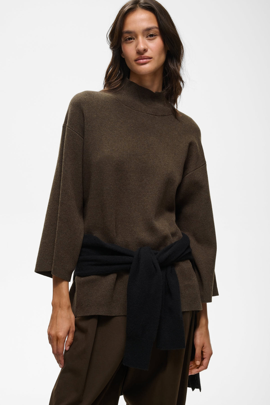Front view of the women’s loose Tilda turtleneck knit Fit Inwear