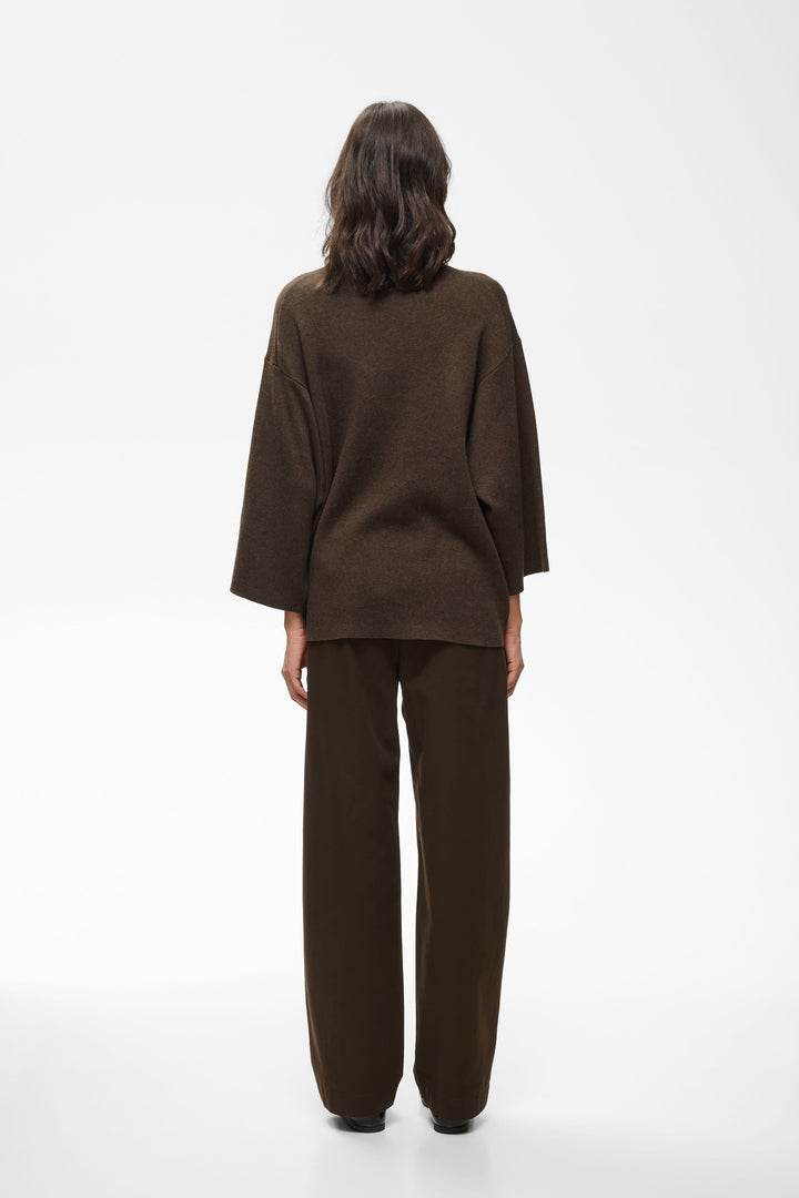 Front view of the women’s loose Tilda turtleneck knit Fit Inwear