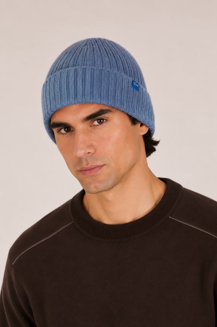 Vue de face tuque côtelée Paul and Shark pour homme noire avec logo brodé - Valérie Simon
