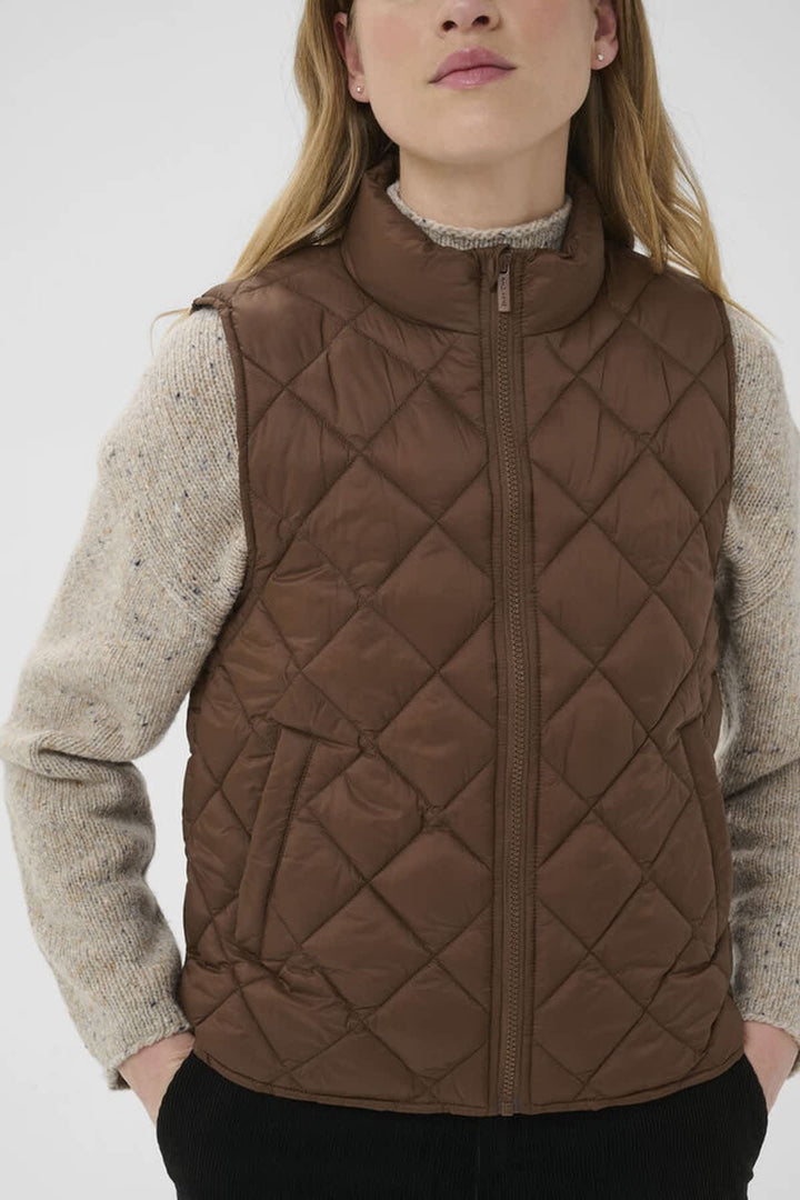 Rear view of the Carlota brown quilted jacket Part Two worn, button details - Valérie Simon