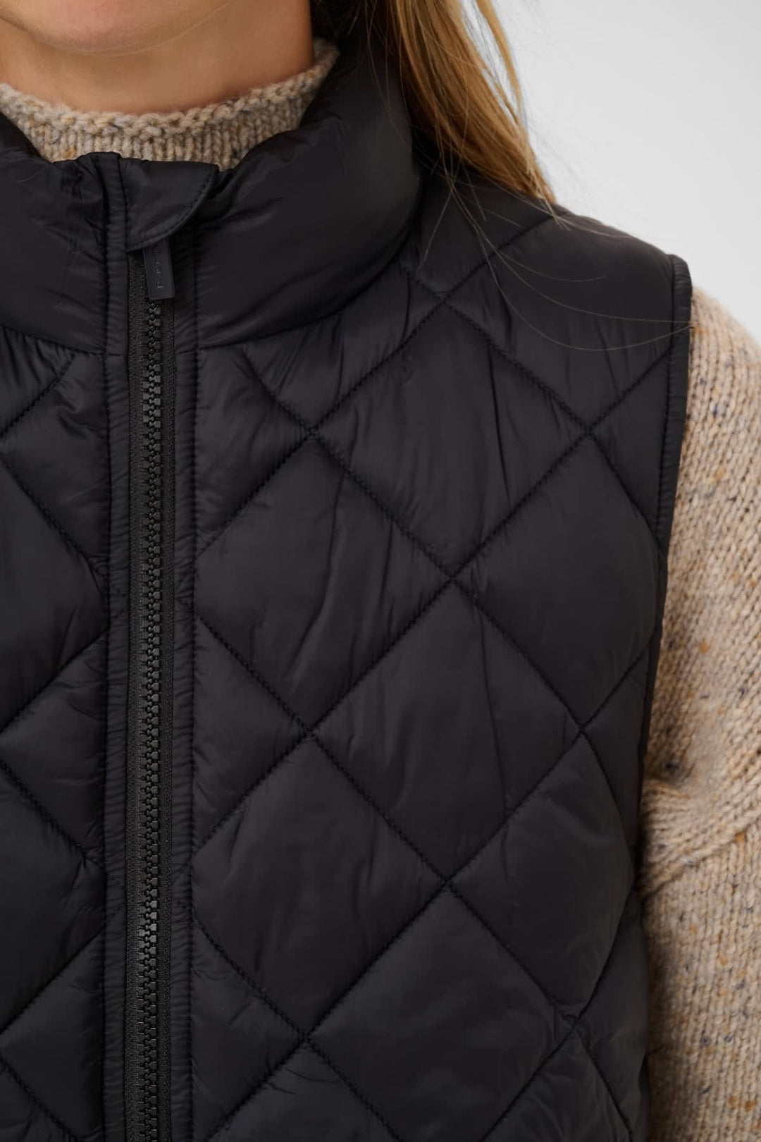 Side view of the Carlota quilted jacket Part Two in camel with adjustable hood for women - Valérie Simon