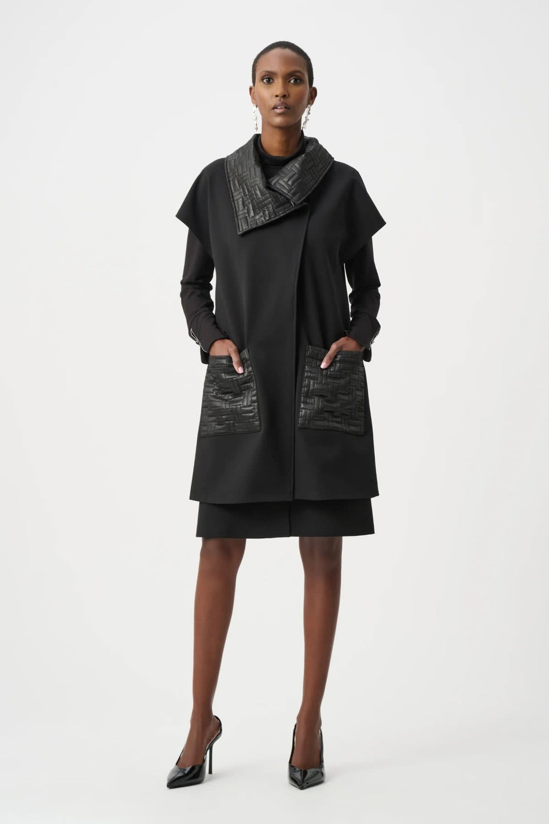 Vue de face veste sans manches à col structuré Joseph Ribkoff pour femme noire - Valérie Simon