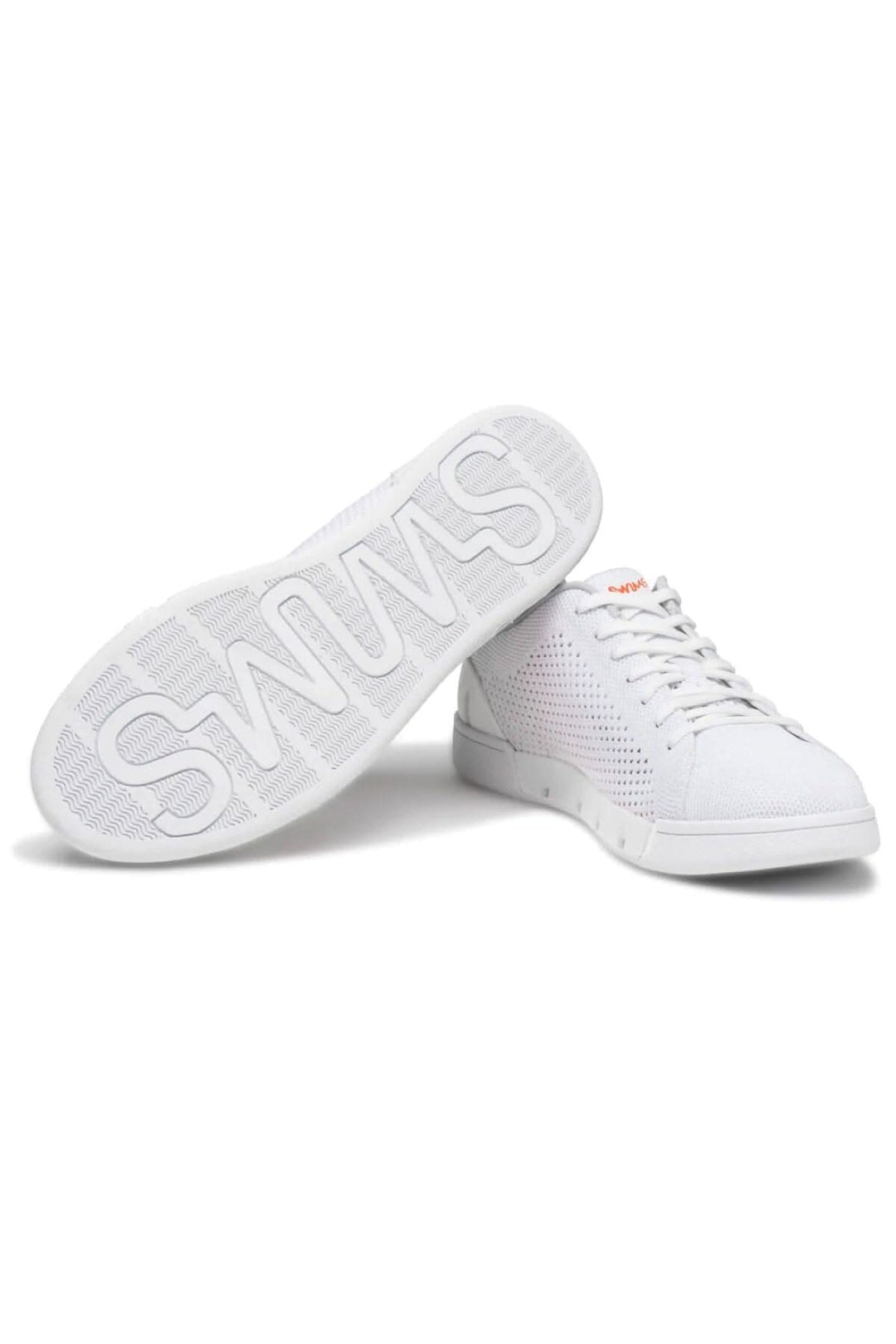Chaussures tricot Breeze Tennis blanches avec semelle en caoutchouc, légères et respirantes, idéales pour les journées actives.