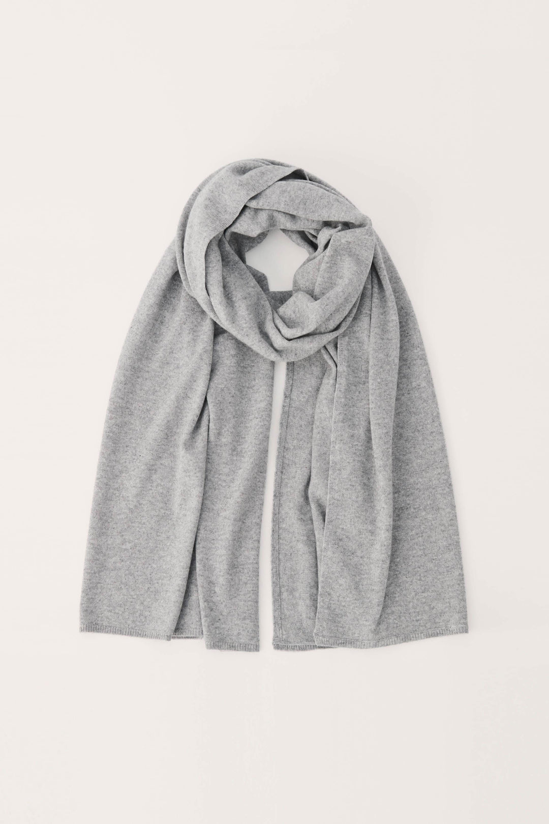 Foulard Torborg gris en mélange de laine, doux et confortable, parfait pour l&