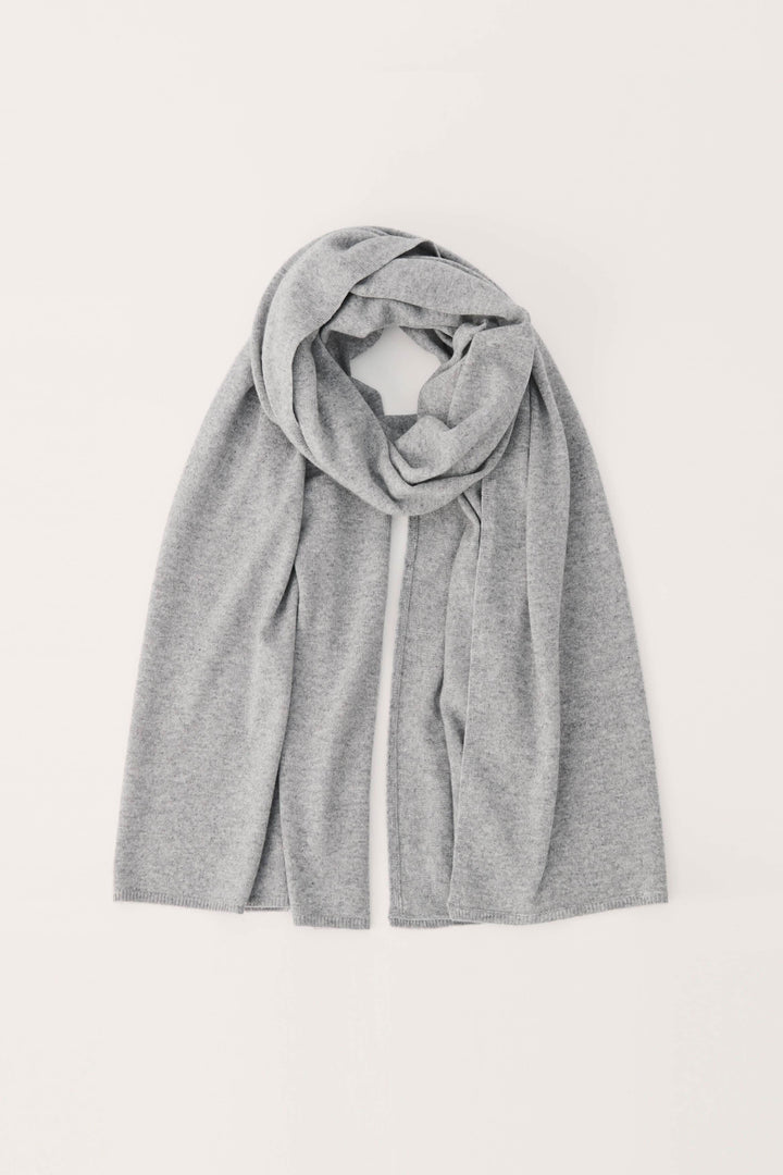 Foulard Torborg gris en mélange de laine, doux et confortable, parfait pour l&