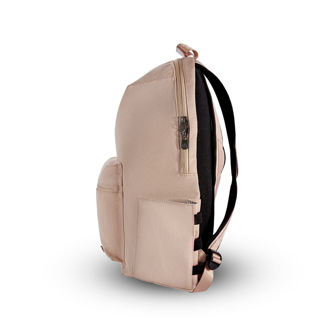 Sac à dos Granville 22L avec grande poche latérale et design ergonomique en polyester recyclé.