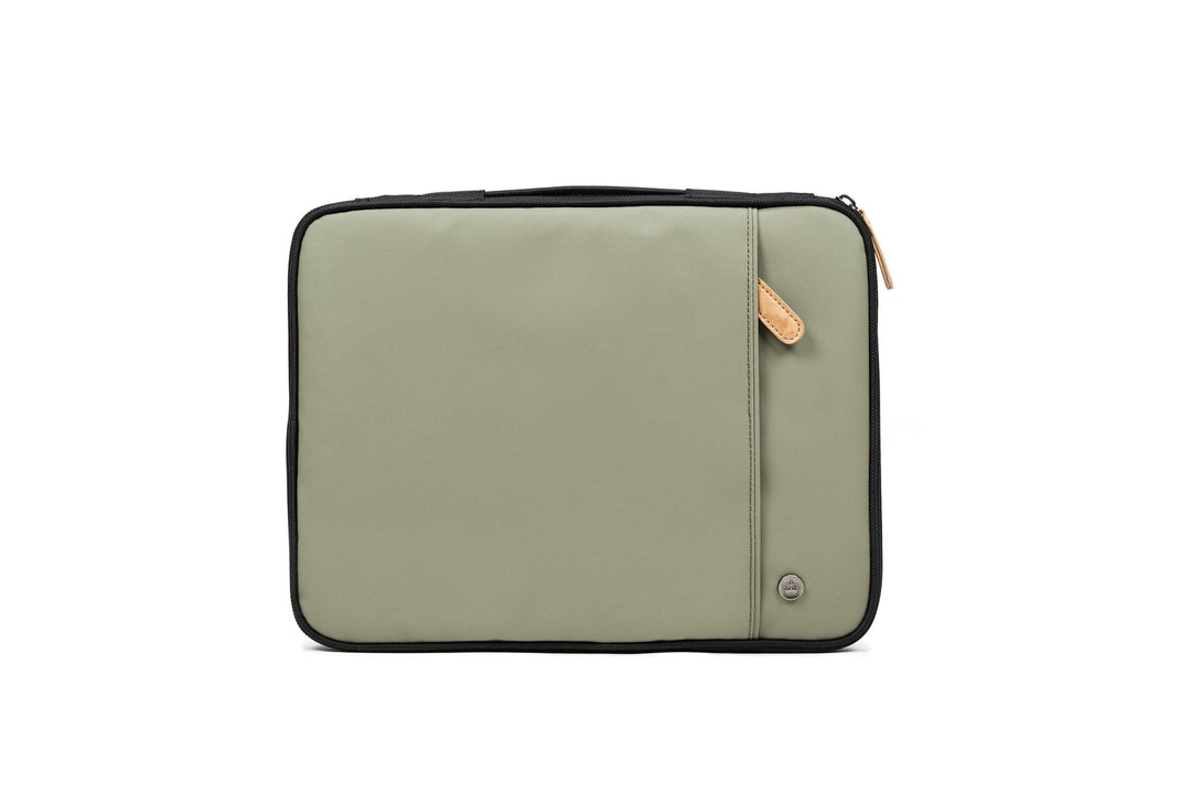Pochette pour ordinateur portable PKG Stuff en polyester gris, convient aux tailles 13" à 16", avec espace de rangement supplémentaire.