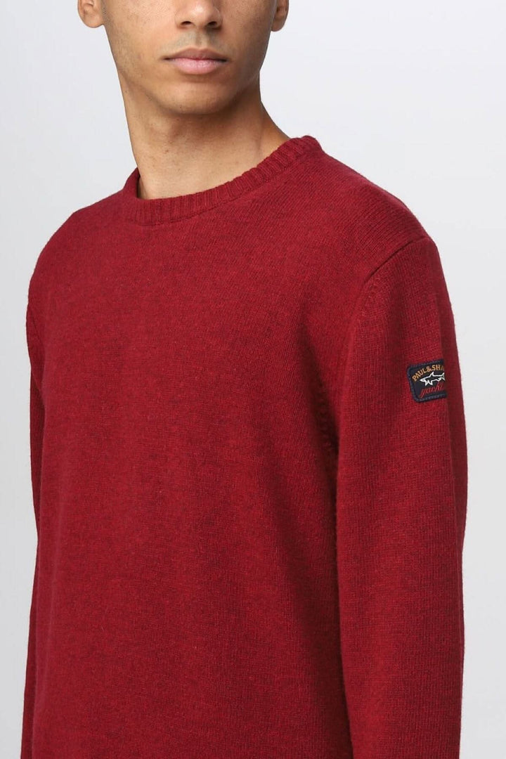 Pull en laine Shetland rouge de Paul &amp; Shark, col rond et design intemporel avec logo.