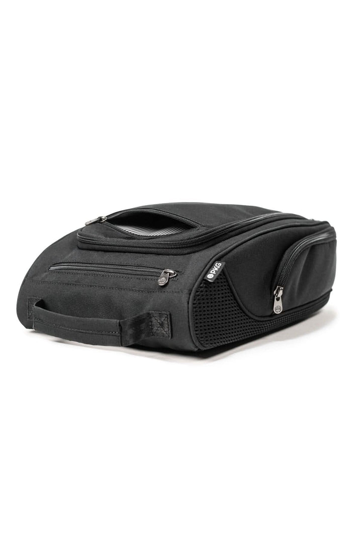 Sac à chaussures PKG Angus noir, résistant aux intempéries avec poignée et ventilation, idéal pour le transport de chaussures.