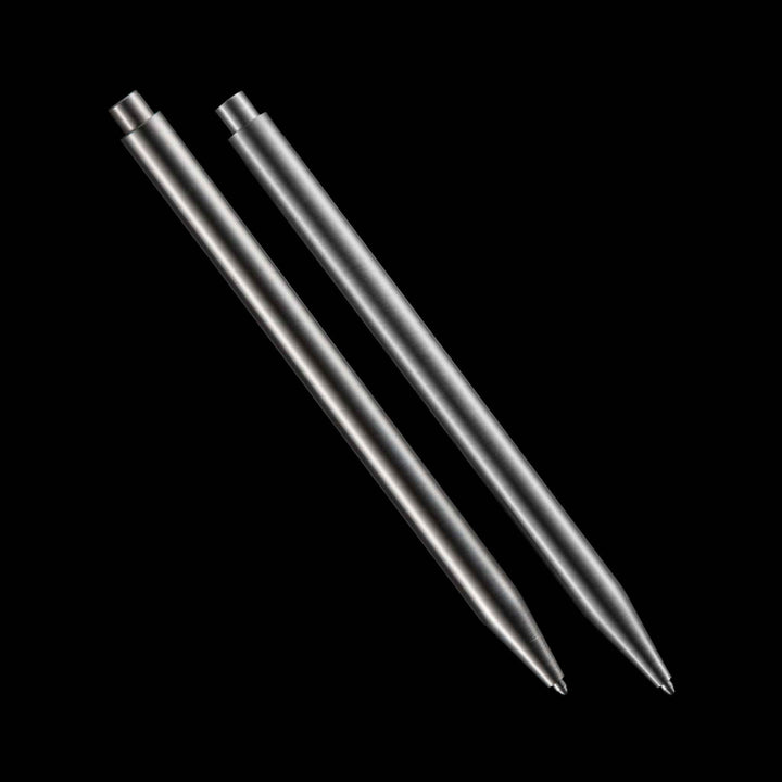 Deux stylos modernes en métal : l&