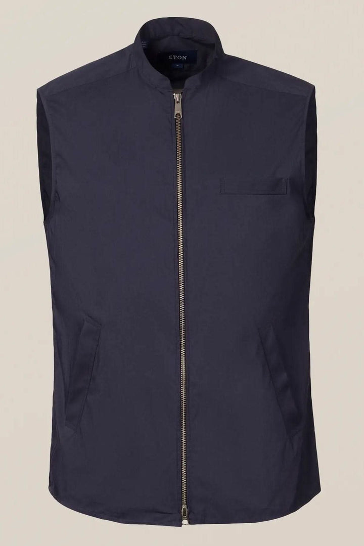 Veste sans manches élégante, déperlante et contemporaine, parfaite pour la superposition et l&